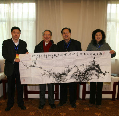 刘海藩副校长（已故）与罗序伦院长